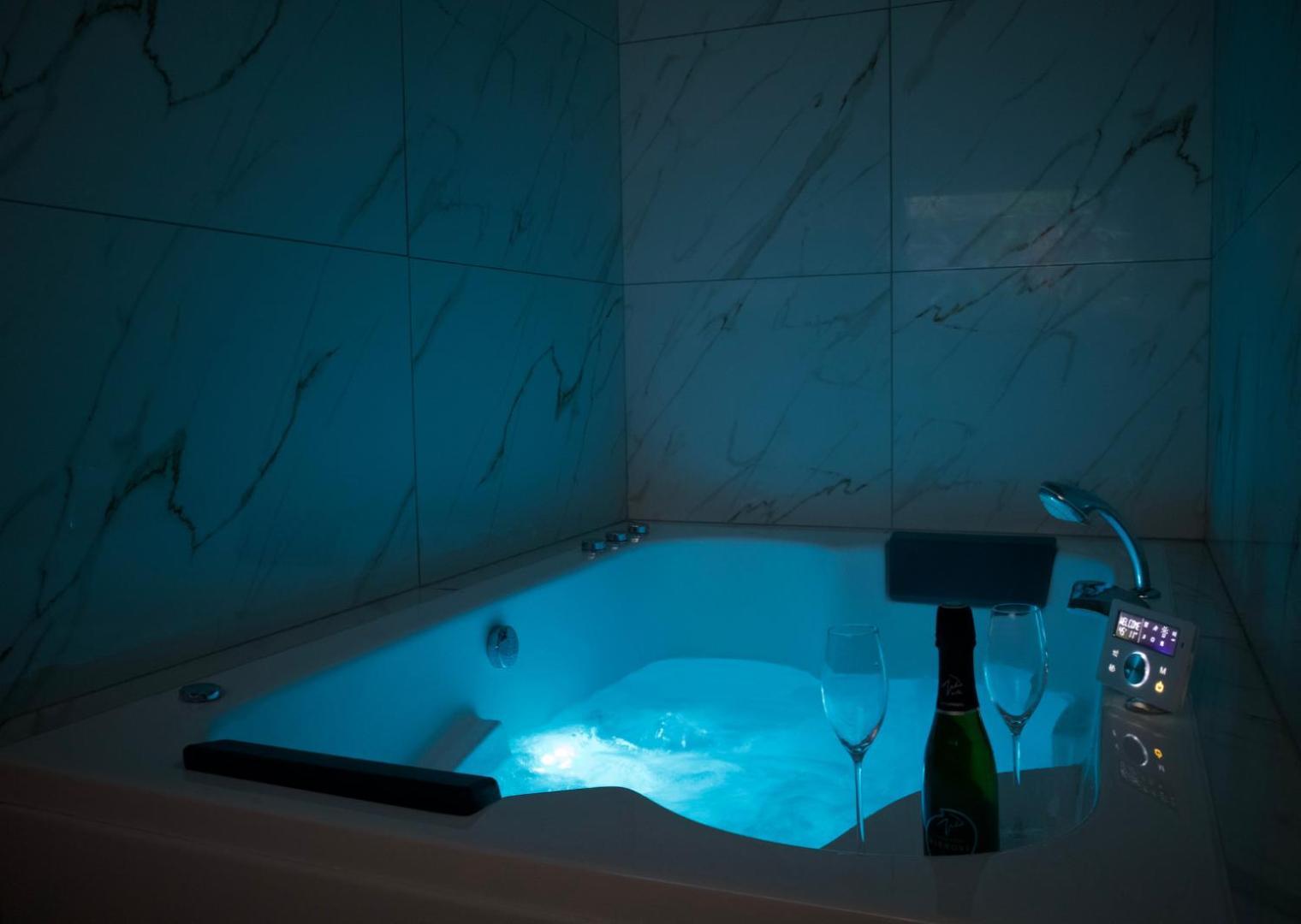Le Moment Bien-Etre - Appartement Avec Spa Privatif 생토메르 외부 사진